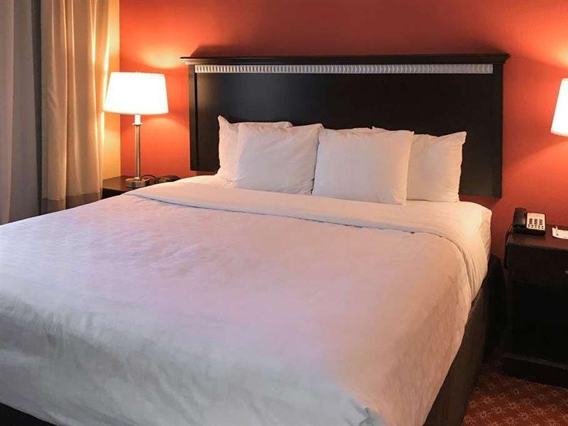 Clarion Hotel & Conference Center Томс-Рівер Екстер'єр фото