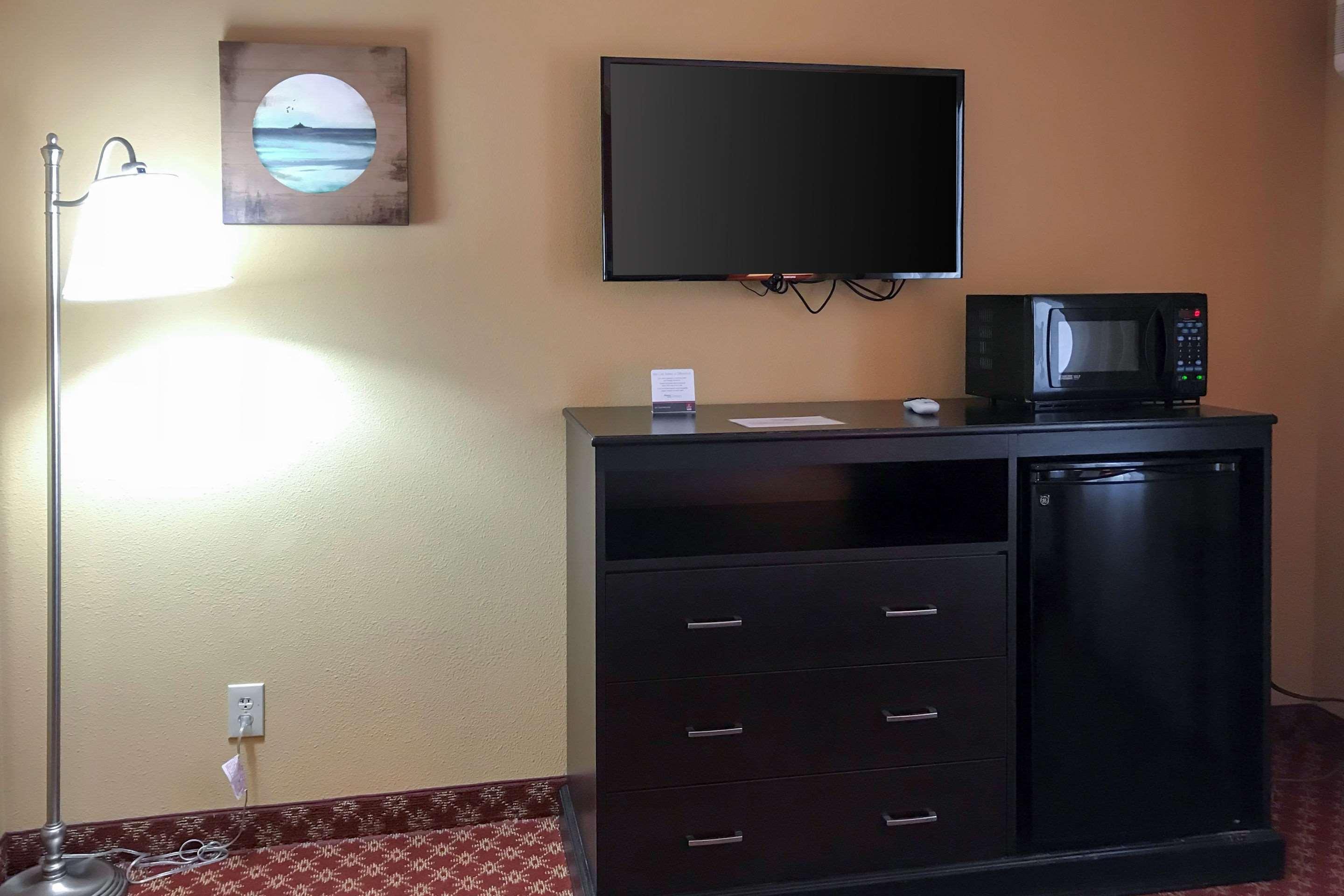 Clarion Hotel & Conference Center Томс-Рівер Екстер'єр фото