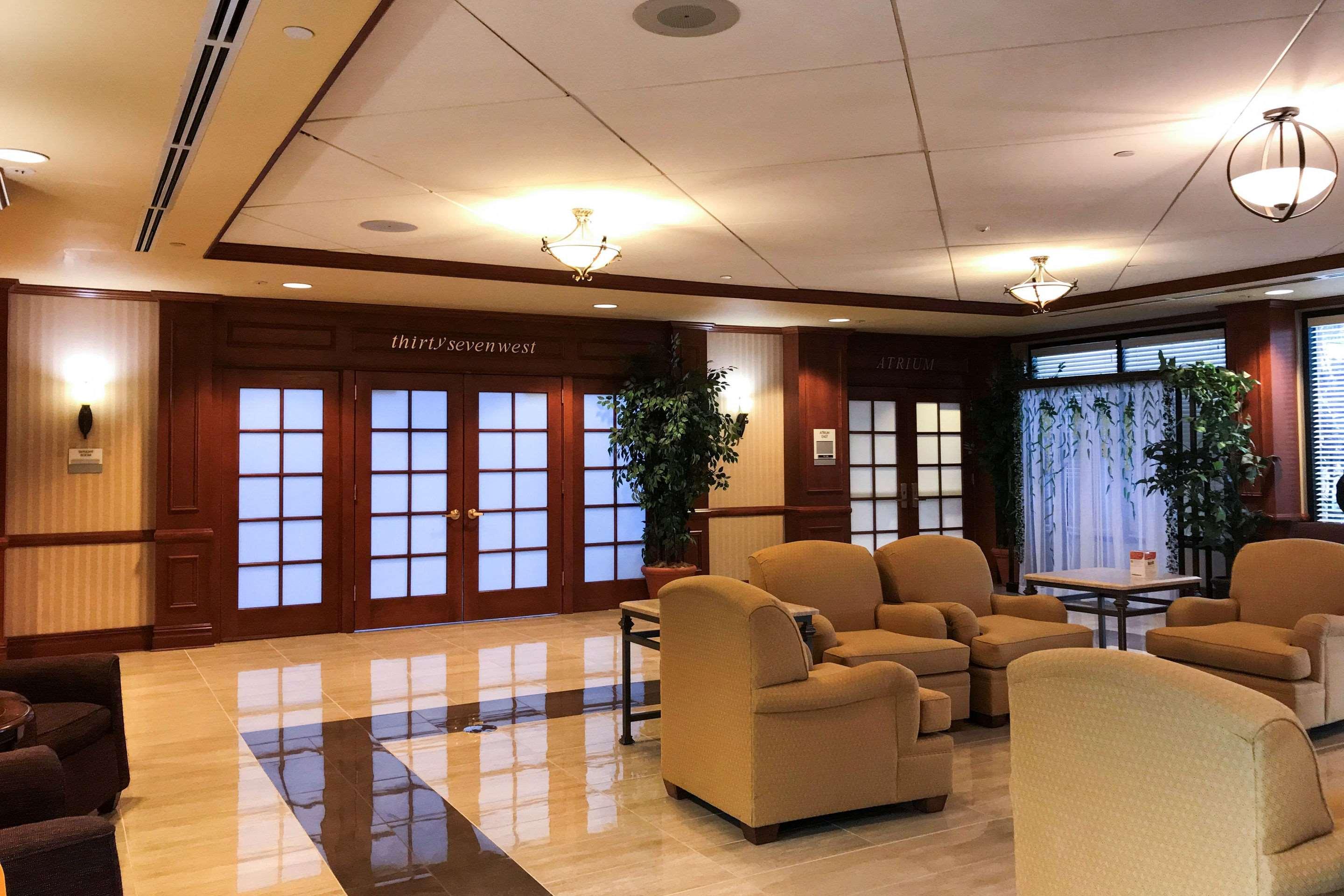 Clarion Hotel & Conference Center Томс-Рівер Екстер'єр фото