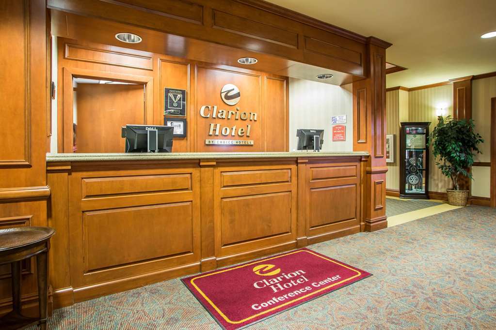 Clarion Hotel & Conference Center Томс-Рівер Інтер'єр фото